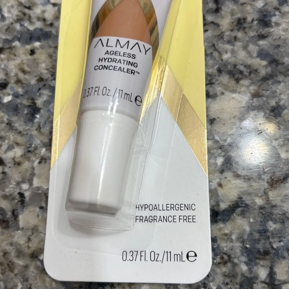Almay Hydrating Concealer with Hyaluronic Acid 030 Medium